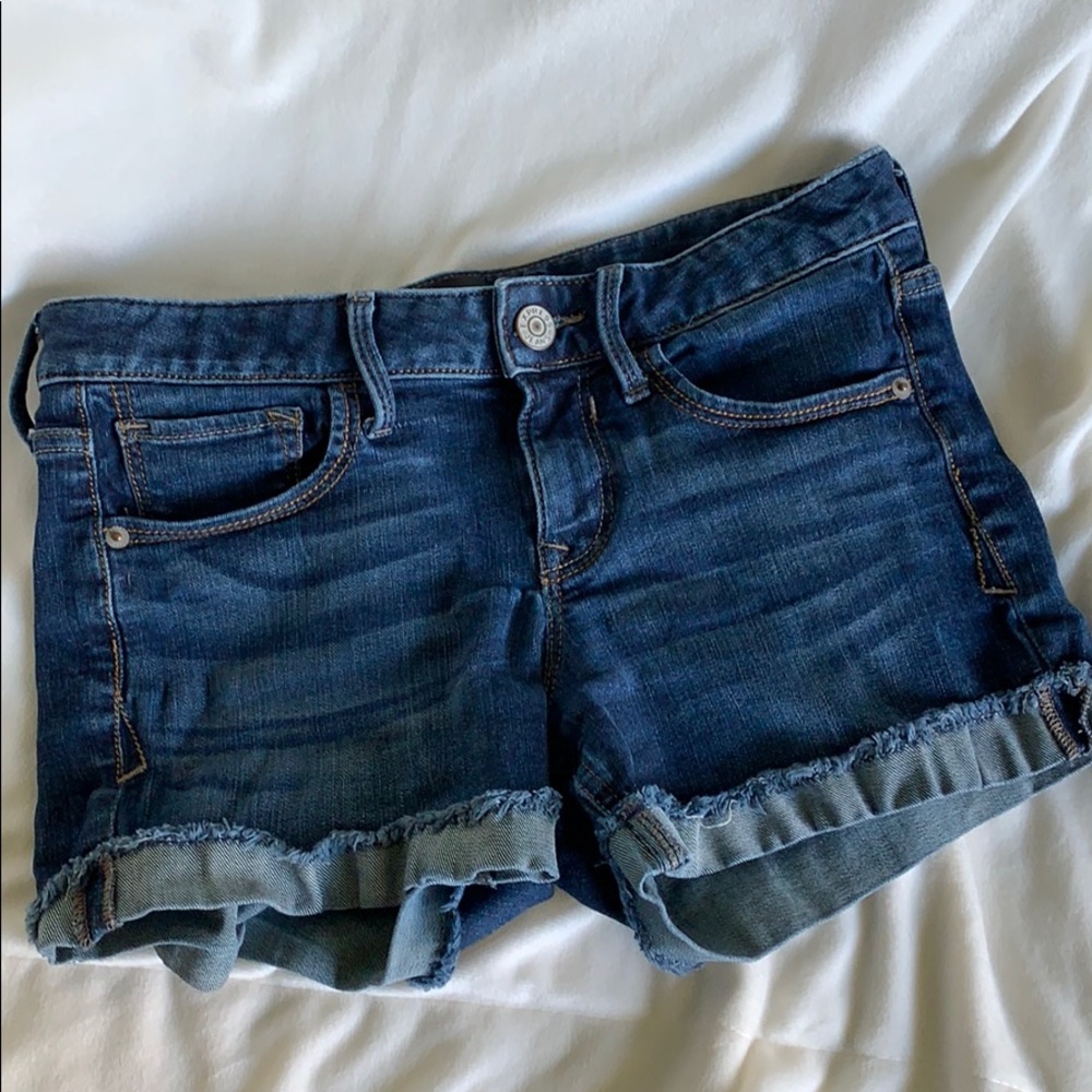 Express denim shorts 💕
